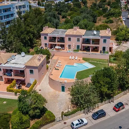 Glamorous 1Bdr Apartment W/ Balcony And Pool By Lovelystay Apartment