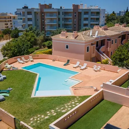 Apartment Glamorous 1Bdr Apartment W/ Balcony And Pool By Lovelystay *
