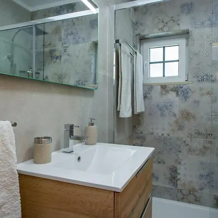 Glamorous 1Bdr Apartment W/ Balcony And Pool By Lovelystay Apartment